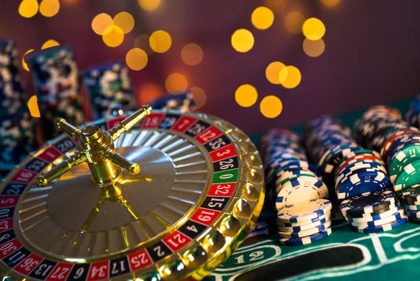 Joker Gaming slot interface showing stake selection and payout table on draw sgp